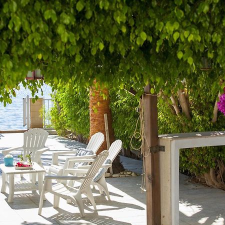 Meneou Beachfront Villa Sunset Perivolia Exteriér fotografie