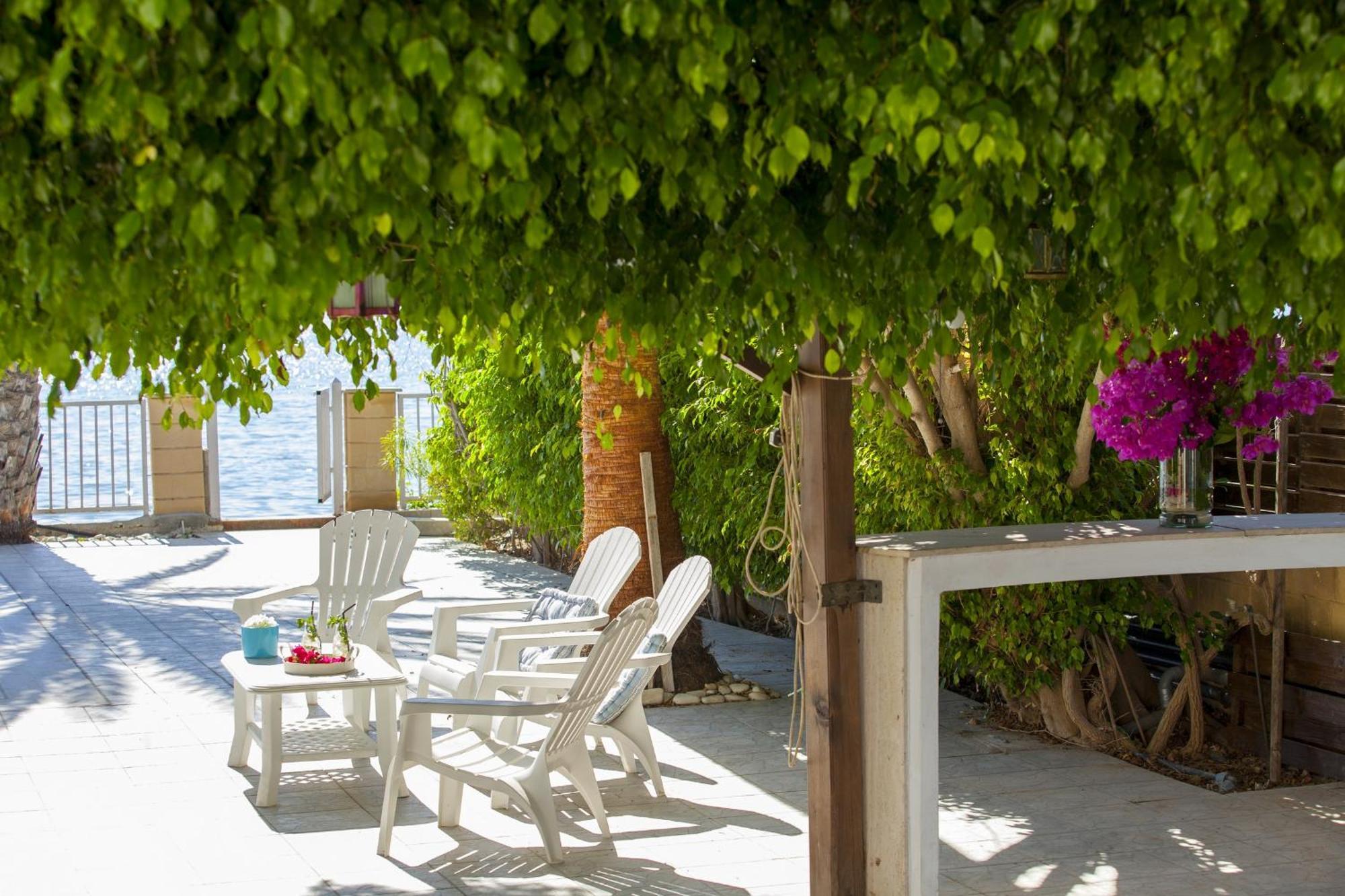 Meneou Beachfront Villa Sunset Perivolia Exteriér fotografie