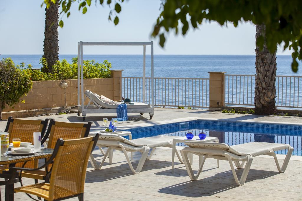 Meneou Beachfront Villa Sunset Perivolia Pokoj fotografie