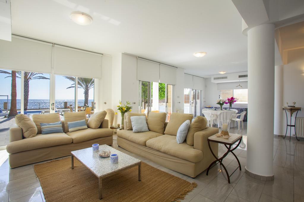 Meneou Beachfront Villa Sunset Perivolia Pokoj fotografie