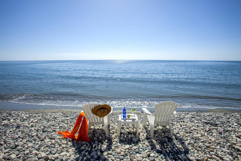 Meneou Beachfront Villa Sunset Perivolia Pokoj fotografie