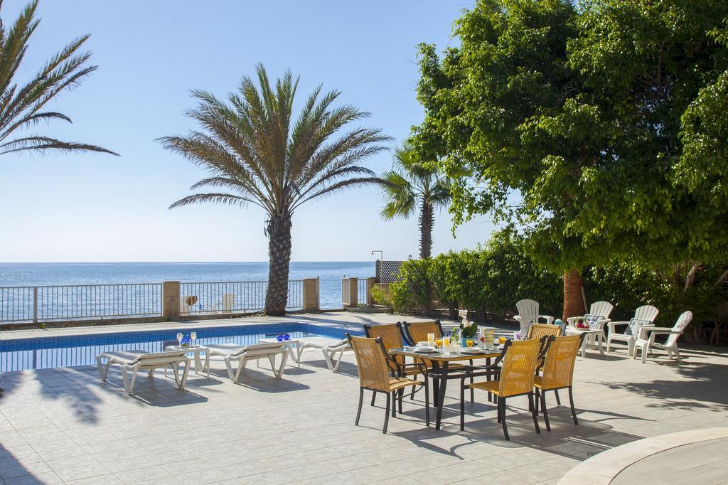 Meneou Beachfront Villa Sunset Perivolia Pokoj fotografie