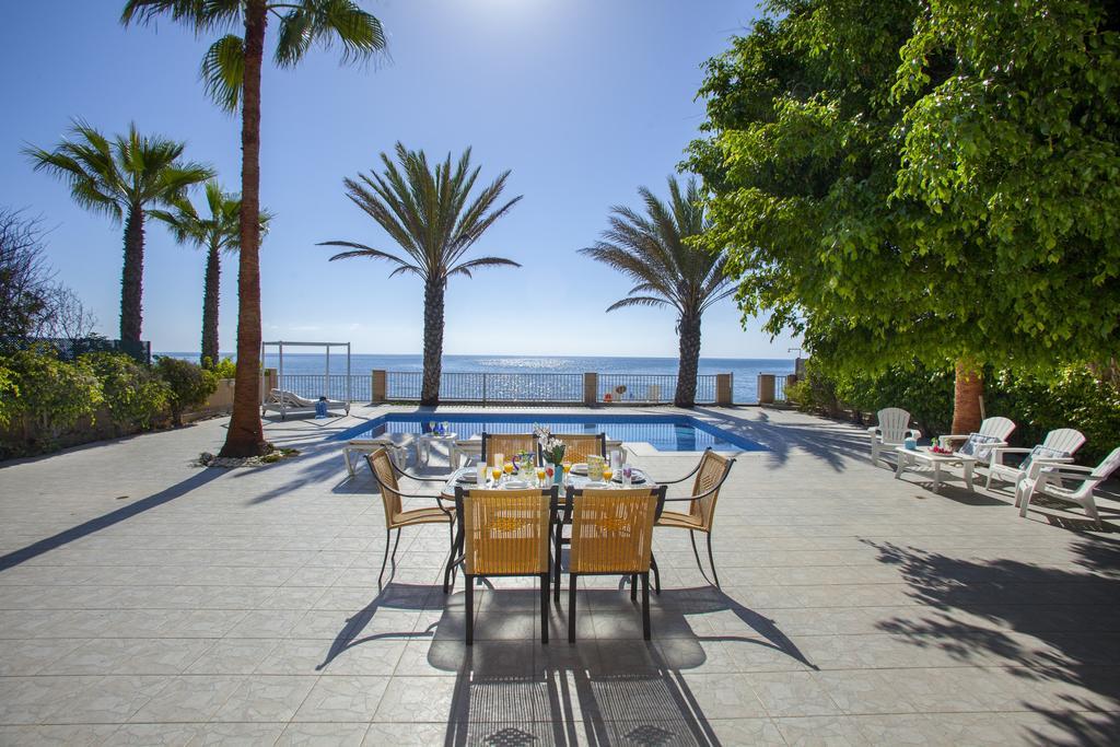 Meneou Beachfront Villa Sunset Perivolia Pokoj fotografie
